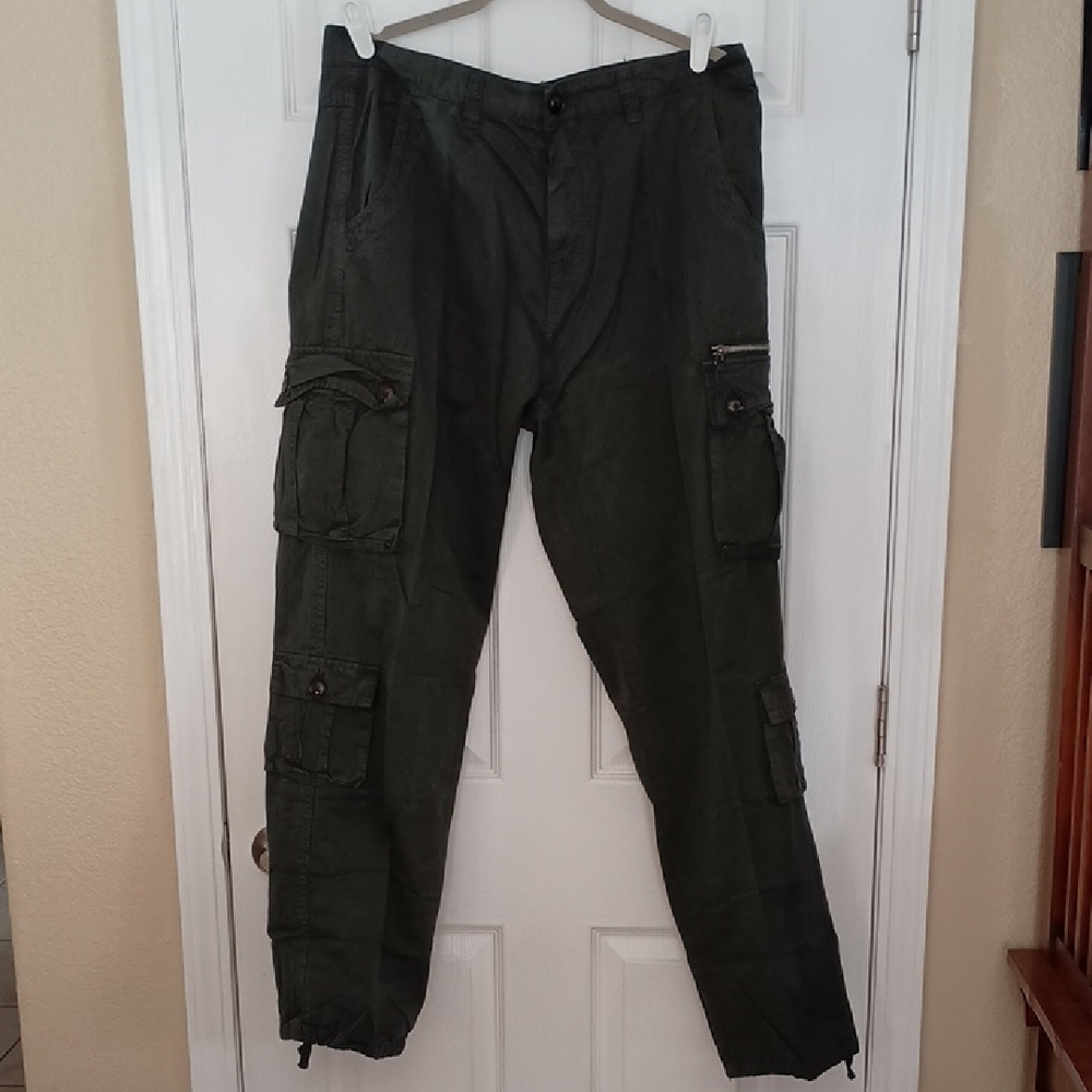 New Men's Dark Grey Cargo Pants b260